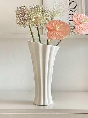 現貨熱銷-北歐簡約干凈白色輕盈陶瓷花器 天鵝古典優雅高款百合~特價