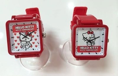 ♥小花花日本精品♥Hello Kitty 40週年限定愛心坐姿抱小熊手錶手表特價