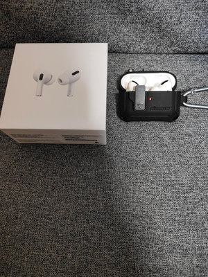 Apple airpods pro 一代 A2190 充電盒功能正常 蓄電正常 左耳功能正常 蓄電正常 右耳故障 附上防摔保護殼