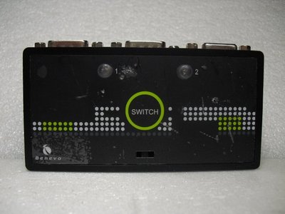 【大老二手電腦】BENEVO 磁吸型 2埠VGA螢幕切換器BVS201(自動與按鍵切換)