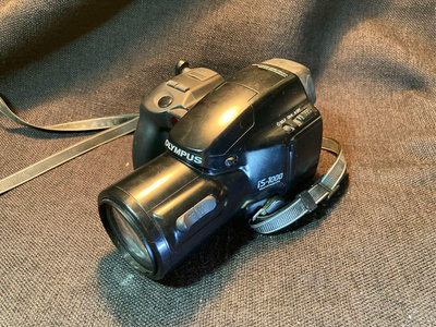 日本製 OLYMPUS IS-1000 底片相機 沒有電池可以測試 不知功能好壞 當零件機出售