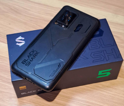 奇機巨蛋【黑鯊】遊戲手機 5 二手優惠 5G + 4G 雙卡雙待 保固一個月
