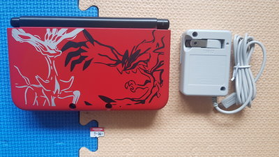 【回憶瘋】售3DS LL 口袋妖怪版紅色機(已改機.內建遊戲) 贈送32G卡(內附遊戲)  8成新