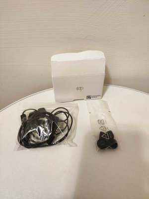 二手台灣原廠公司貨LG G8X ThinQ的原廠耳機 入耳式耳機帶麥克風 3.5mm音頻插孔Hi-Fi Quad DAC