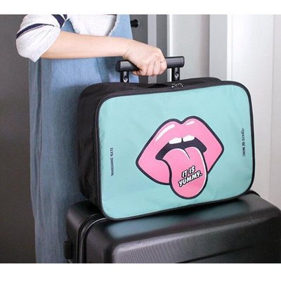 【BF】嘴唇卡通旅行收納包 韓國 大嘴巴 防水旅行收納包 行李 袋套 拉桿箱 手提包 登機包 收納包 整理包 手提 旅行