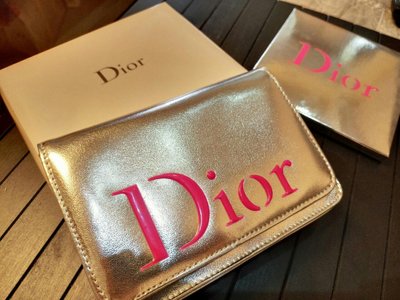 Dior法國製造銀色化妝包買一送一（三色口紅試用卡）