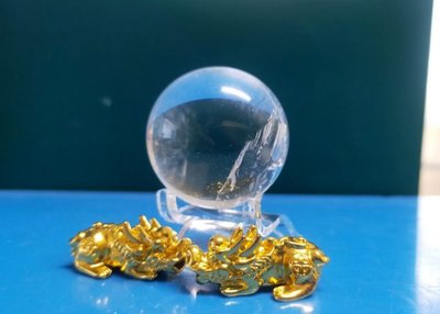 天然白水晶球(mini版-改善風水)--加送 金貔貅一對-招財貔貅