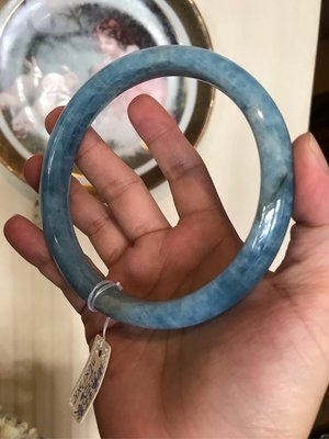 10/27新貨！ 天然海藍寶手環～《海霸王6款》～超級大手圍 25號～窄版～內徑76mm寬13厚8mm～這是㊣巴西海水藍寶石手鍊！看似藍水晶？～｛熊寶貝珠寶｝～