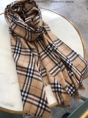 美國代購Burberry 巴寶莉 時尚潮流 英倫時尚 杏色典雅小格紋圍巾 80-230披肩