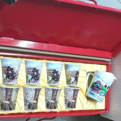 ❤Sweety Lady❤【現貨】阿里山神木小火車圖案10個杯子+馬克杯禮盒組