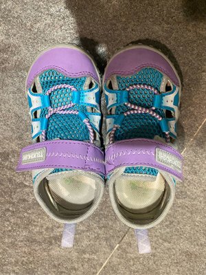 (二手八九成新）日本知名品牌moonstar 月星女童防滑膠底涼鞋 16公分