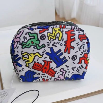LeSportsac x Keith Haring 聯名系列 塗鴉 化妝包收納包 6701 降落傘防水材質 限量優惠