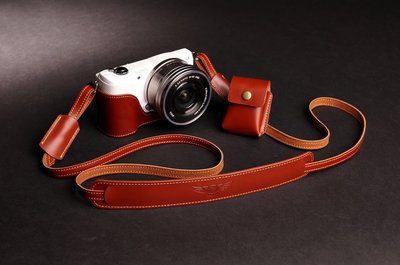 TP-A5000 A5100 SONY 相機皮套 真皮 設計師款 真皮相機包 底座+背帶(tp1001)+電池包
