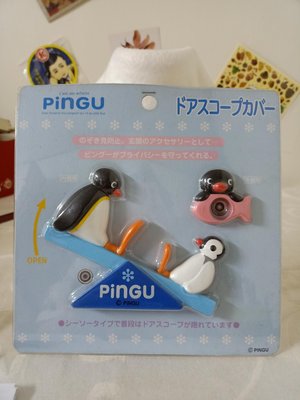 早期收藏企鵝家族pingu跟pinga翹翹板造型電眼擺飾（799）