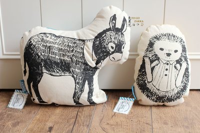 清倉特價．日本foliage animal cushion手繪風格午睡枕腰枕(兩款)~兔果兒鄉村雜貨
