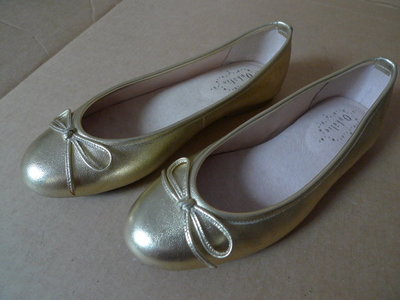 Ophelie 優雅時尚款金色平底鞋，37號， 皮質，極少穿、折讓，
