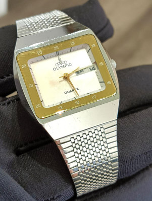 Olympic 正版 古董錶 絕版 日期星期顯示 生活防水 有型 可正常使用 中性石英錶 手圍18公分
