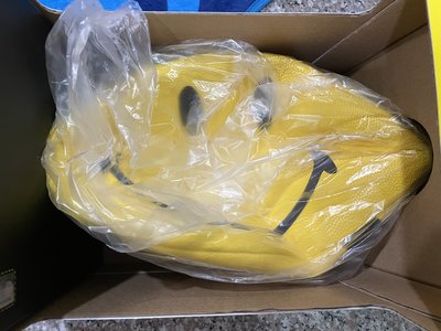 5折拍賣唯一現貨 Chinatown Market Smiley Football 橄欖球 黃色笑臉 經典 擺飾
