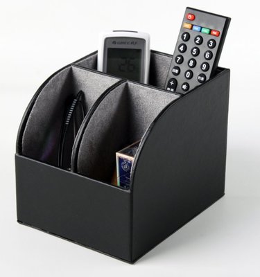 日本進口 黑色皮革好品質三格多格遙控器收納盒雜物客廳桌上桌面整理和文具辦公用聘儲物盒送禮 5767c