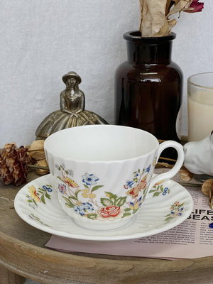 英國Aynsley安茲麗咖啡杯，杯子口徑約8.5cm、高度約