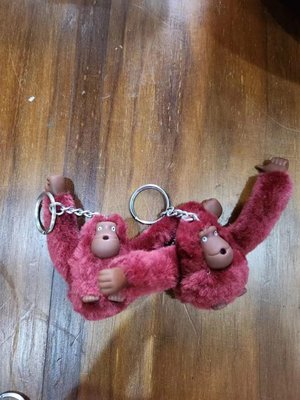 現貨 鑫森凱莉代購 Kipling 中號 棗紅 毛絨猴子 猩猩 掛飾 吊飾 鑰匙圈