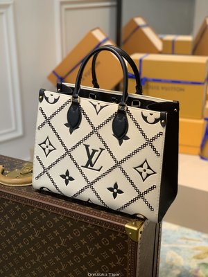 二手Louis Vuitton LV 刺繡壓紋面牛皮Onthego托特包 M46016奶白色