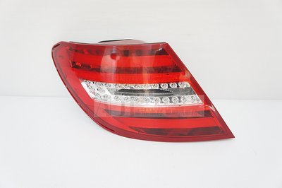 ~~ADT.車燈.車材~~賓士 W204 11 12 13 原廠型 LED紅白光柱尾燈 單邊價 C250 美規紅色方向燈