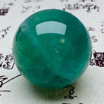 B413天然螢石水晶球綠螢石球晶體通透螢石原石打磨綠色水晶球 水晶 擺件 原石【天下奇物】810
