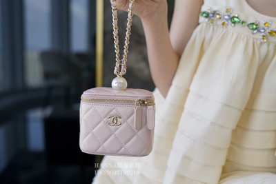 【雙11特賣】HANNA精品CHANEL 香奈兒珠光粉 mini小盒子包 珍珠包 口紅包 手提包 手拿包 2021新款