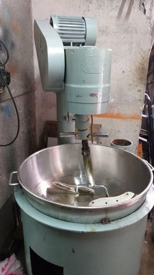 '炒食機2尺4深的鍋:桶裝瓦斯、保固半年