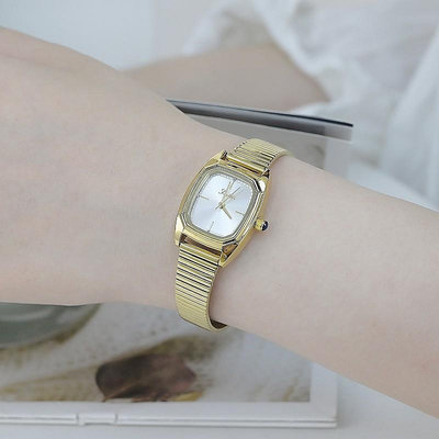 熱銷 詩高迪銀色ins風時尚輕奢鋼錶帶女士手錶腕錶女氣質手鏈錶女款簡約228 WG047