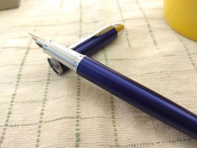 【對折出清】出清 派克 PARKER IM 經典系列 海洋藍白夾鋼筆 P0856010/F尖
