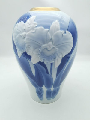 日本香蘭社 青花浮雕百合花花瓶 全品無磕碰 整體品相不錯 有
