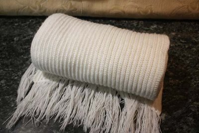 【性感貝貝2館】米白色細毛線針織暖暖長圍巾, Calvin Klein Vivienne Westwood風
