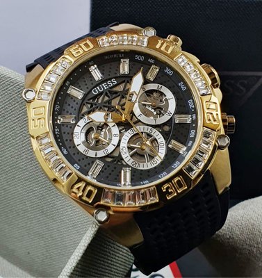 GUESS Trophy 金色水鑽圈 黑色鏤空錶盤 黑色矽膠錶帶 石英 男士/女士手錶 GW0333G2 中性錶