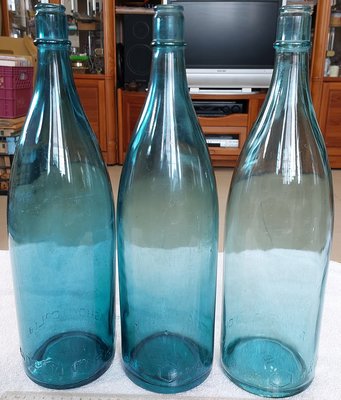 玻璃瓶(19)~萬~早期~無蓋~淺藍色~大醬油瓶~高約40CM~NODACHOYU~單支價格~隨機出貨~懷舊.擺飾.道具
