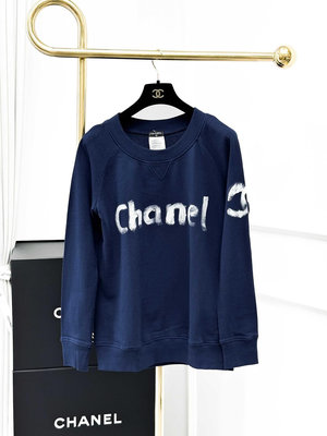 Chanel s碼白色字母大logo深藍色圓領長袖衛衣，99