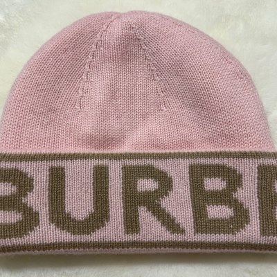 BURBERRY 粉色字母毛帽 帽子
