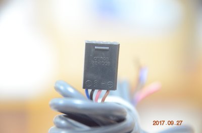 OMRON 光電插座 EE-1006 2M 共用連接頭 附2m纜線 光電素子接頭
