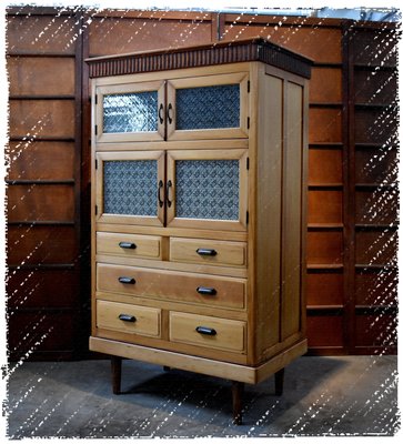 ^_^ 多 桑 台 灣 老 物 私 藏 ----- 秀緻迷人的台灣老檜木尖腳玻璃櫃