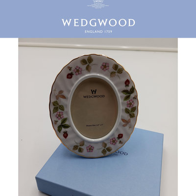 【皮老闆二店】 二手真品 WEDGWOOD  相框 裝飾 瓷器 精緻相框10*11.5 英國製 T267