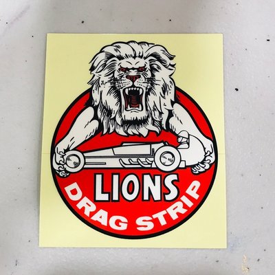 (I LOVE樂多)美國進口 DRAG STRIP LIONS 獅子 貼紙 防水/耐候/質感佳