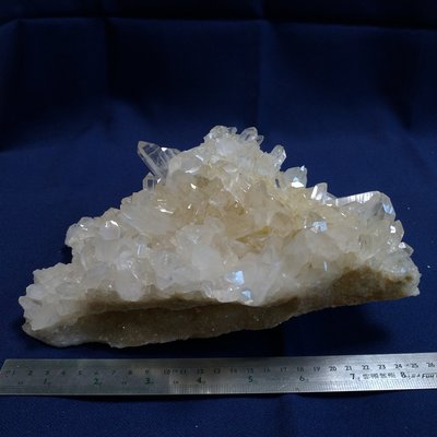 【水晶‧振頻‧真理】白水晶簇 1 原石 原礦 天然 淨化 提升 校準能量