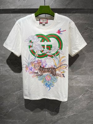 Gucci 春夏 T恤 圓領T恤 叢林老虎Ｔ 巧妙的將老虎與經典品牌logo 融合叢林花朵元素 傳達了對自然世界野性之美的迷戀 純棉面料