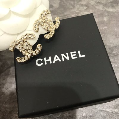 Chanel 香奈兒 金色logo水鑽夾式耳環