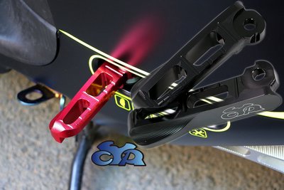 CYR 黑色 飛旋踏板 飛炫踏板 飛旋 飛炫 踏板 腳踏板 鋁合金 適用於 GOGORO2 S2 G