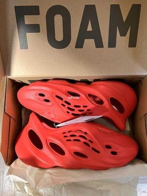 Adidas Yeezy Foam Runner 椰子洞洞鏤空拖鞋 大紅色 GW3355