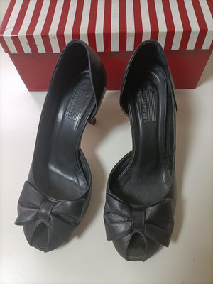 專櫃品牌AS旗下Melrose 系列真皮黑色蝴蝶結魚口高跟鞋