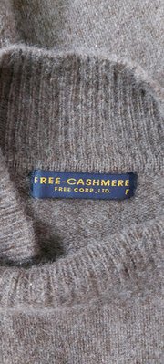 （特惠出清）100％ 喀什米爾 FREE CASHMERE 輝盟專櫃厚實高領淡褐配米色 xoxo圖案 CASHMERE羊絨毛衣，微彈F碼 Loewe Vince