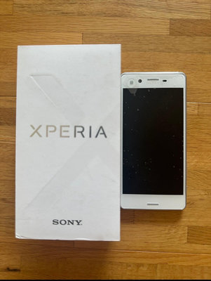 Sony F8132 white手機，雙卡機Xperia X Performance